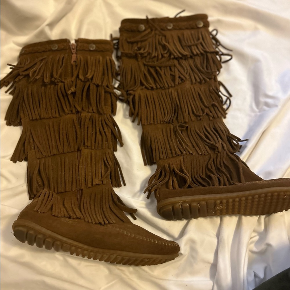Minnetonka size 7 tan boots